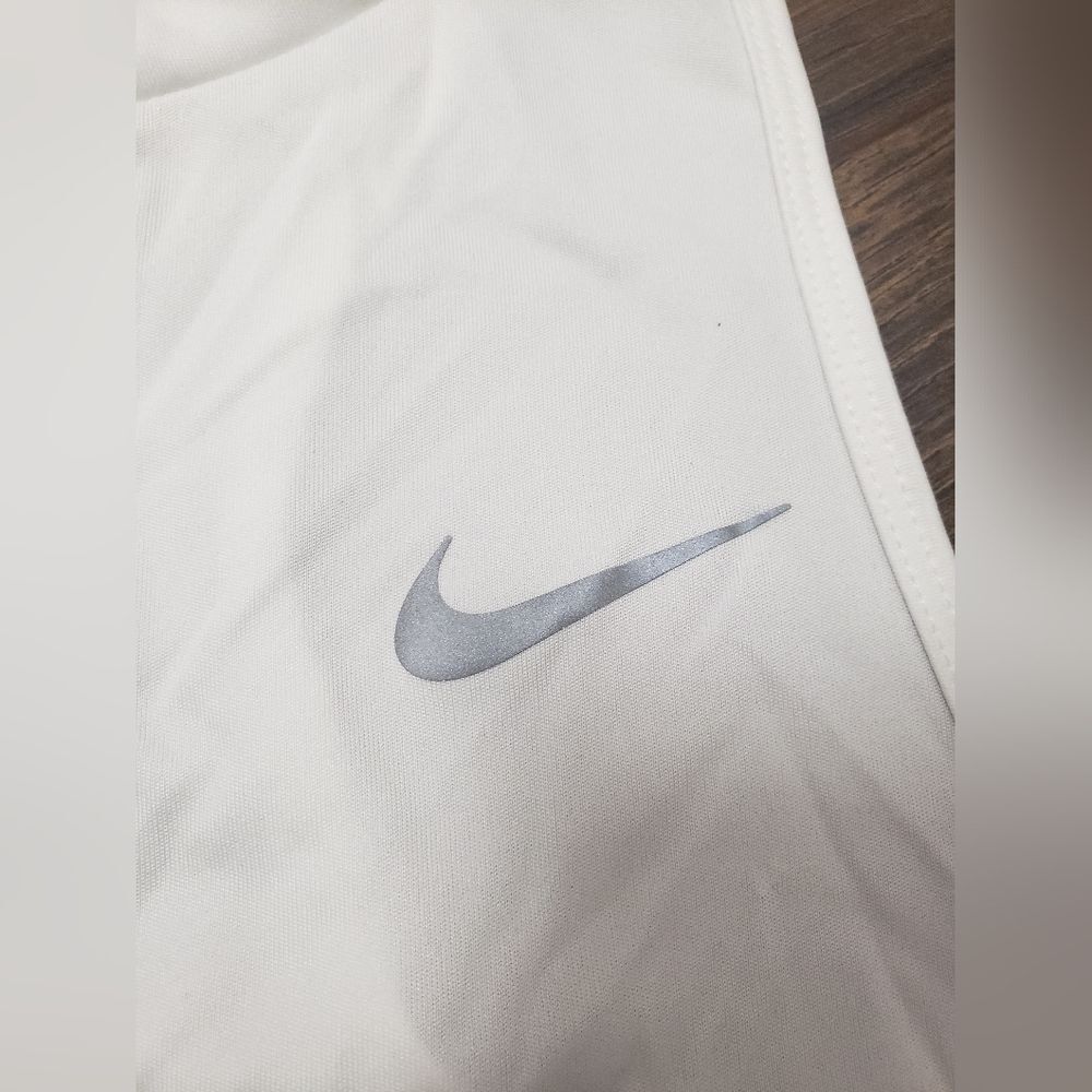 Nike women’s tank top XS white - Picture 2 of 4